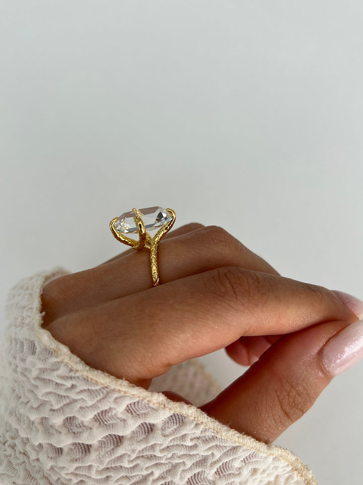 LUNA RING