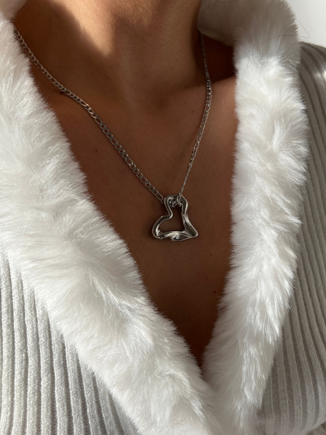 NORA HEART NECKLACE