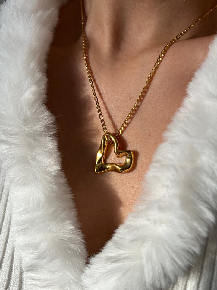 NORA HEART NECKLACE