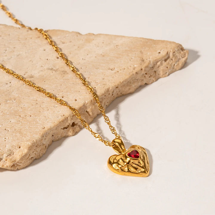 Lara heart necklace