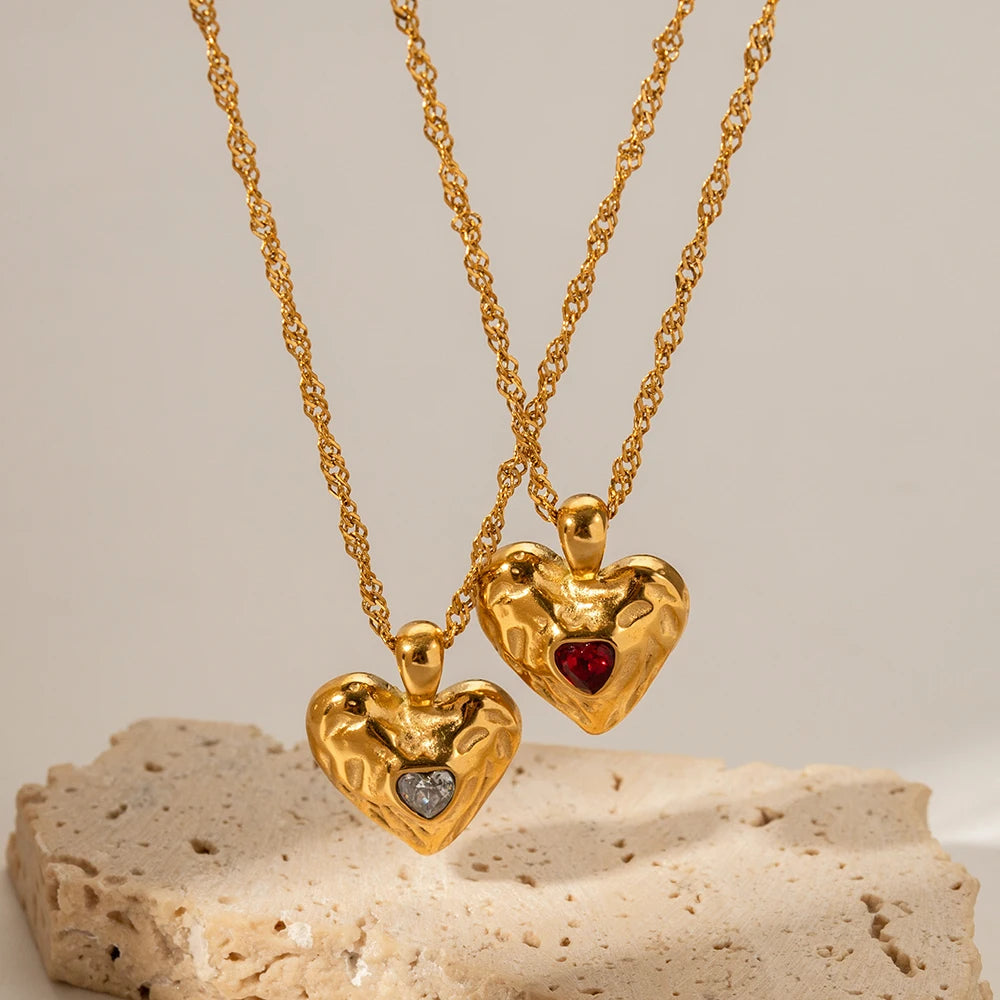 Lara heart necklace