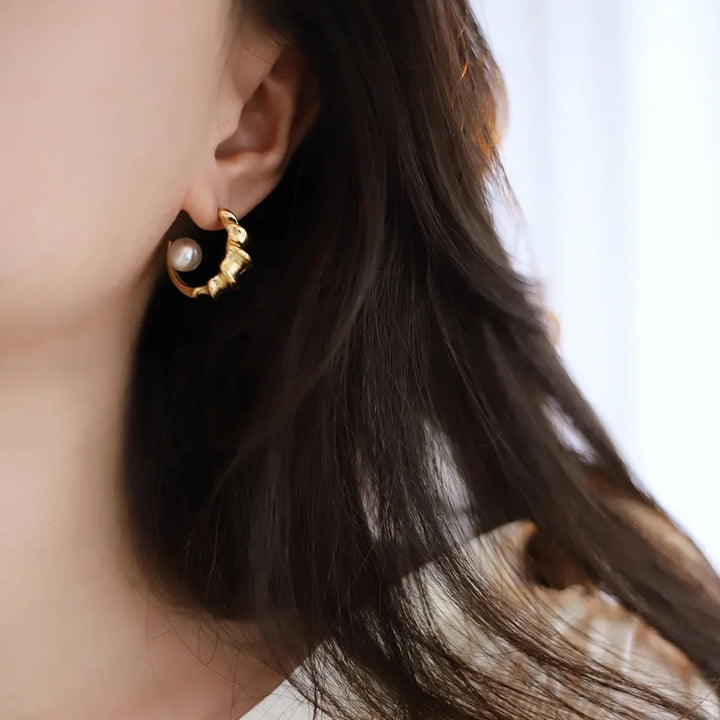 Runa Conch Pearl Earrings