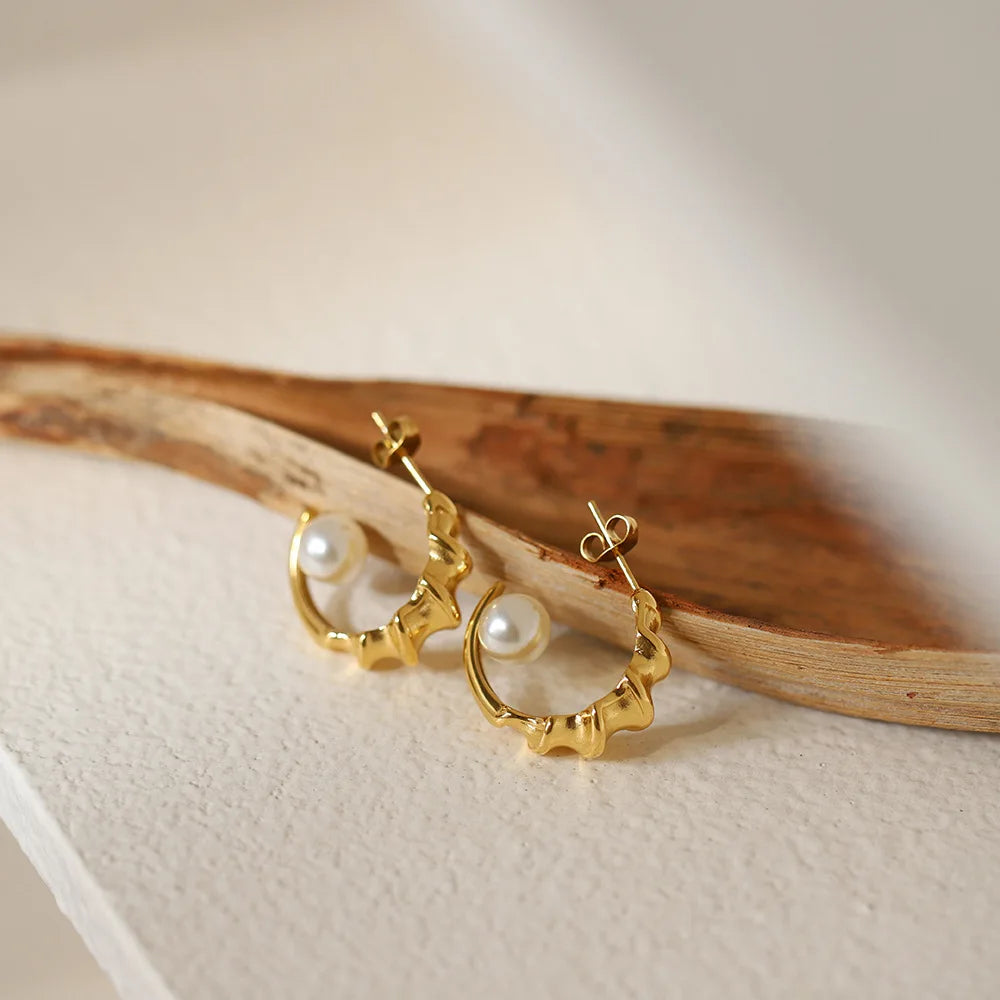 Runa Conch Pearl Earrings