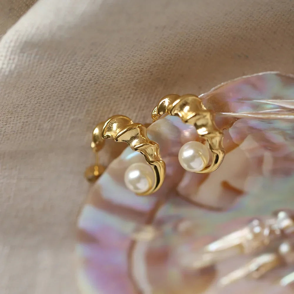 Runa Conch Pearl Earrings